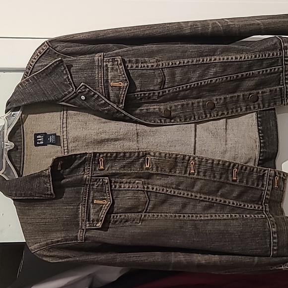 GAP Jean Jacket - Picture 2 of 4